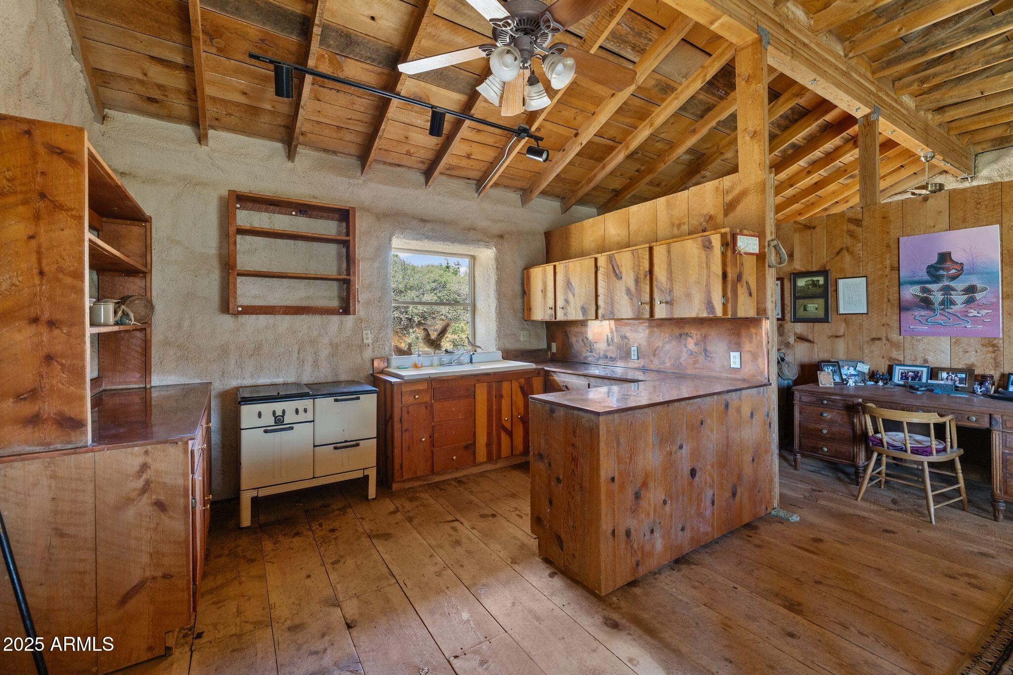 9955 East Iron King Road Mayer, AZ 86333 - Photo 13 of 41