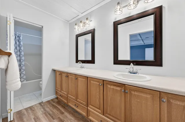 $425,000 | 2833 Via Roma Court, Gulf Breeze, FL 32563