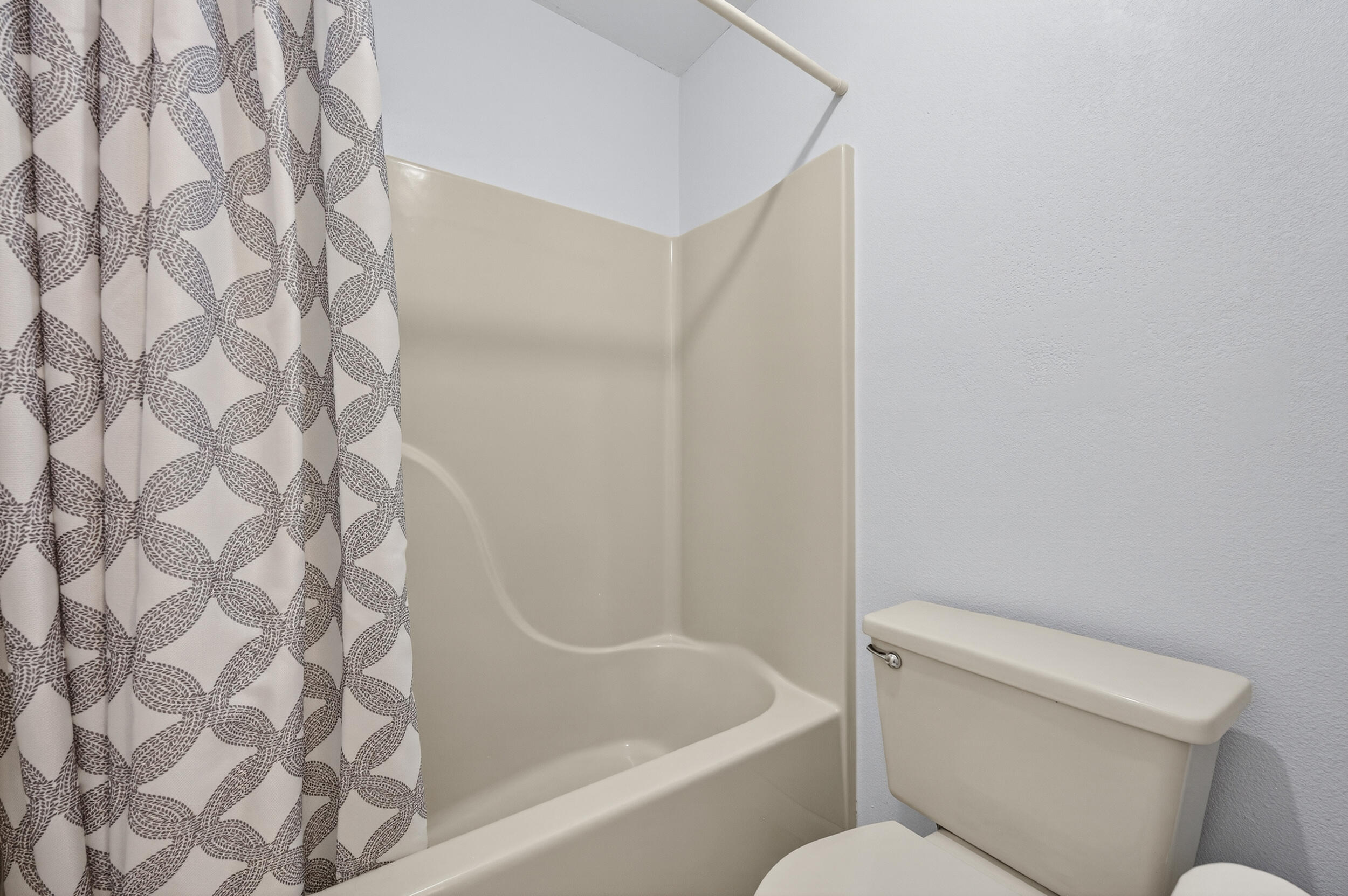 2833 Via Roma Court Gulf Breeze, FL 32563 - Photo 14 of 34 2833 via roma ct-gulf breeze-42