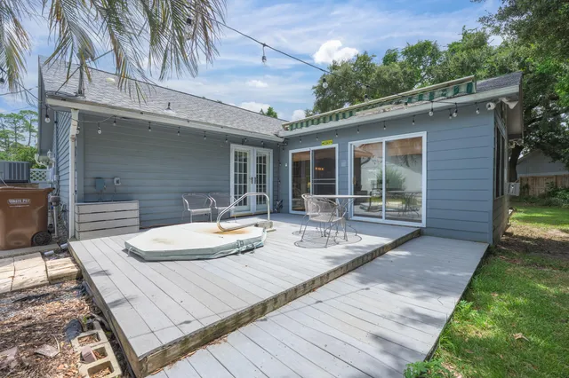 $425,000 | 2833 Via Roma Court, Gulf Breeze, FL 32563