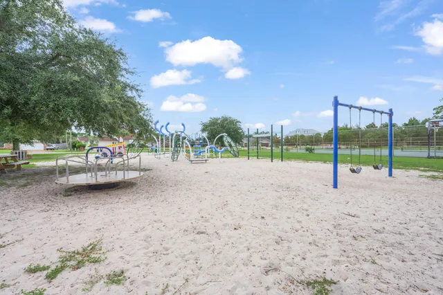 $425,000 | 2833 Via Roma Court, Gulf Breeze, FL 32563