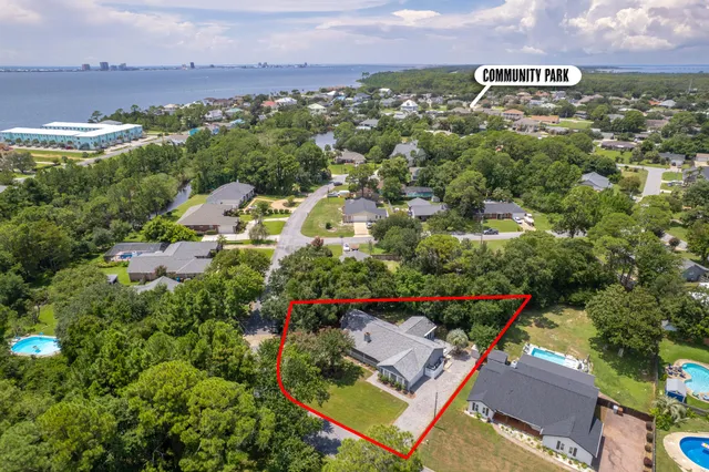 $425,000 | 2833 Via Roma Court, Gulf Breeze, FL 32563