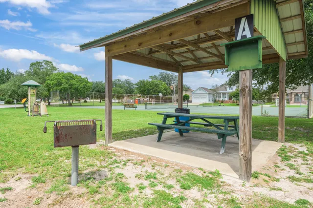 $425,000 | 2833 Via Roma Court, Gulf Breeze, FL 32563