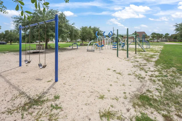 $425,000 | 2833 Via Roma Court, Gulf Breeze, FL 32563