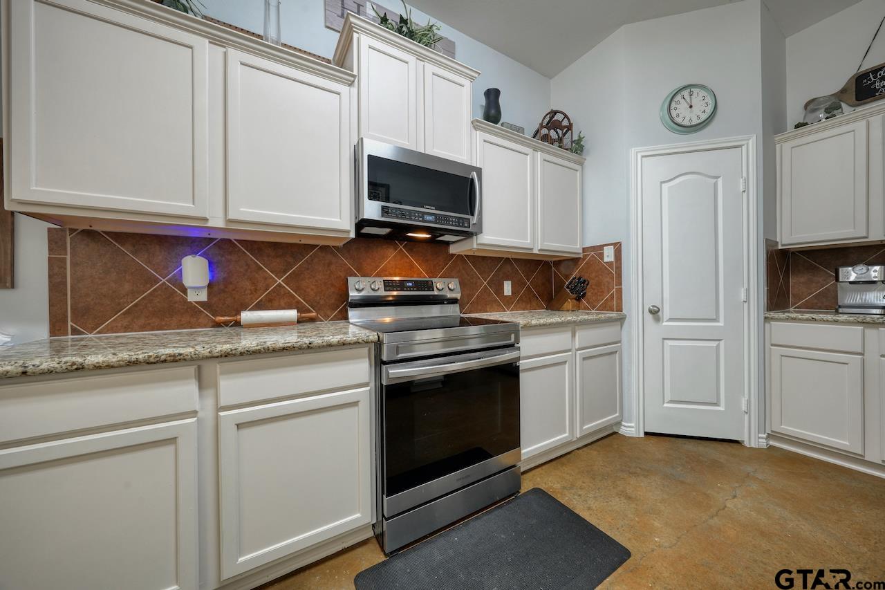 1306 Swinging Bridge Road Longview, TX 75604 - Photo 12 of 48