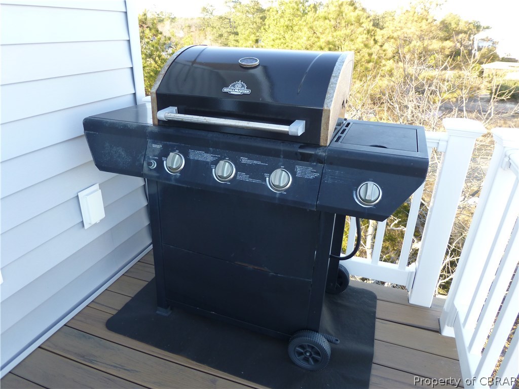 8 Chesapeake Shore Road Port Haywood, VA 23138 - Photo 21 of 26 Grill included! Really - we mean just move in and start LIVING!