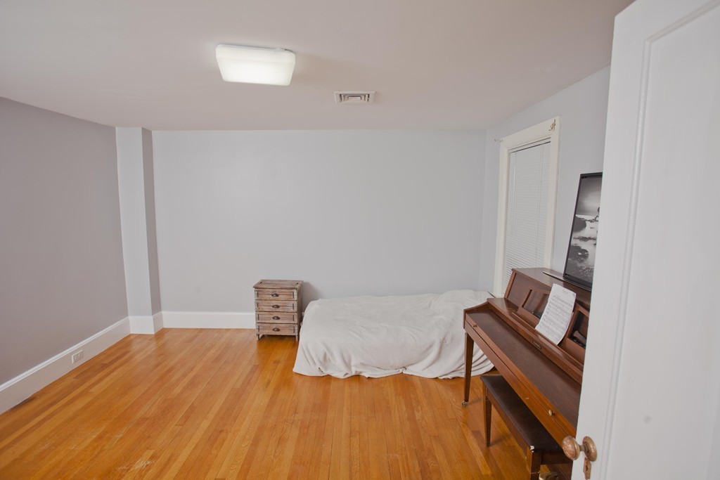 21 Lyman Road, Unit B Northampton, MA 01060 - Photo 14 of 30