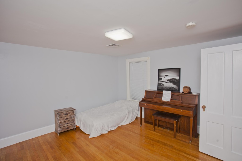 21 Lyman Road, Unit B Northampton, MA 01060 - Photo 15 of 30