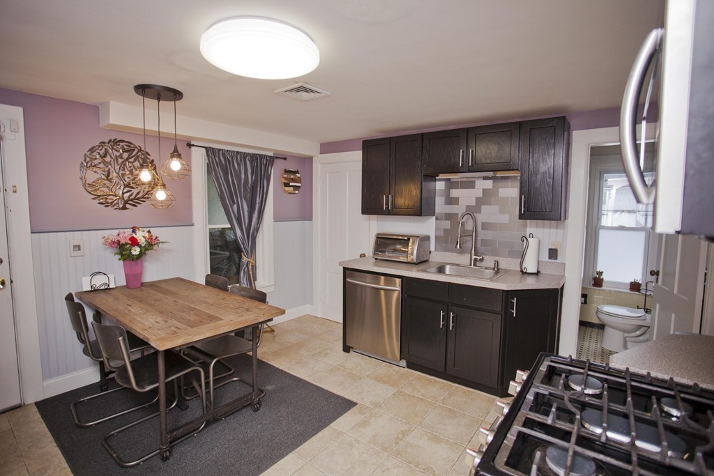21 Lyman Road, Unit B Northampton, MA 01060 - Photo 5 of 30