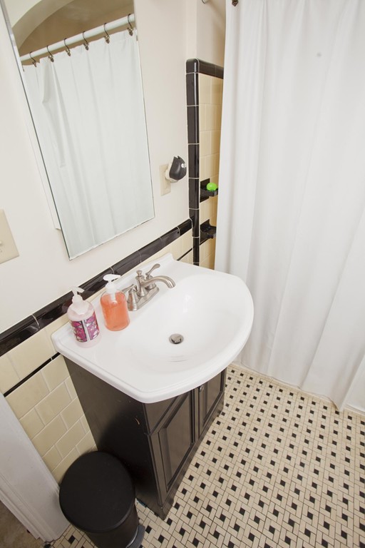 21 Lyman Road, Unit B Northampton, MA 01060 - Photo 8 of 30