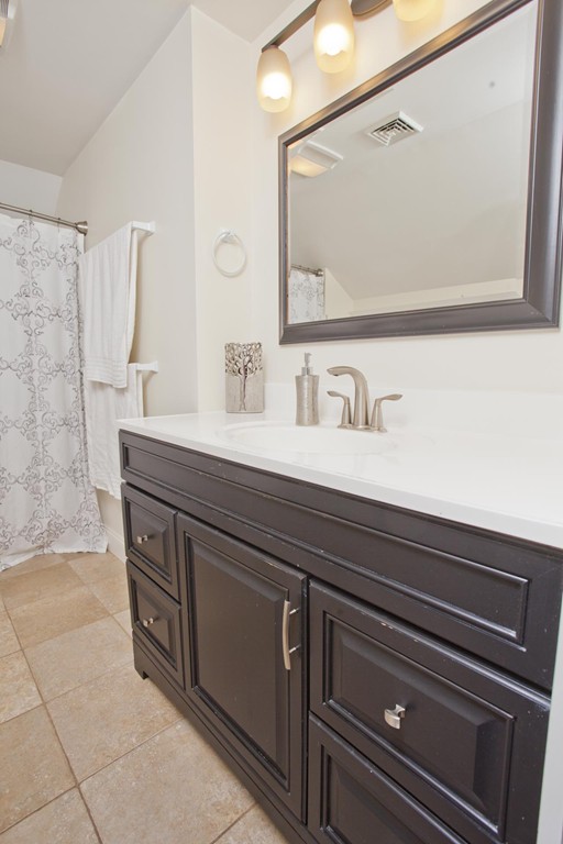 21 Lyman Road, Unit B Northampton, MA 01060 - Photo 9 of 30