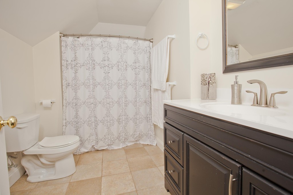 21 Lyman Road, Unit B Northampton, MA 01060 - Photo 10 of 30