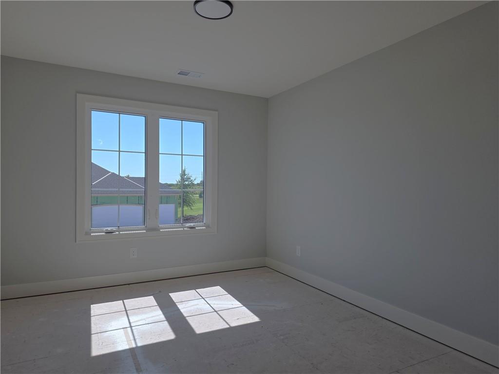 4445 Tee Box Drive Basehor, KS 66007 - Photo 23 of 37
