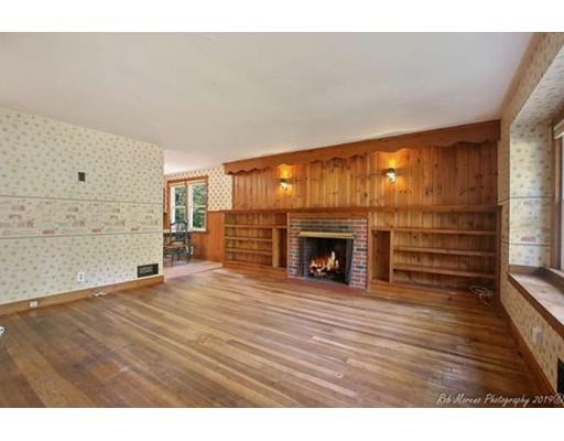 151 Ipswich Road Topsfield, MA 01983 - Photo 4 of 32 Gallery Image 4