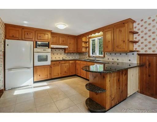 151 Ipswich Road Topsfield, MA 01983 - Photo 10 of 32 Gallery Image 10