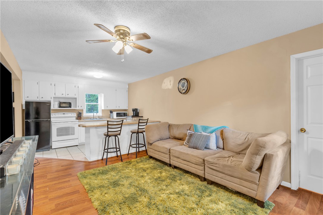 1389 Earls Bridge Road Easley, SC 29640 - Photo 5 of 30