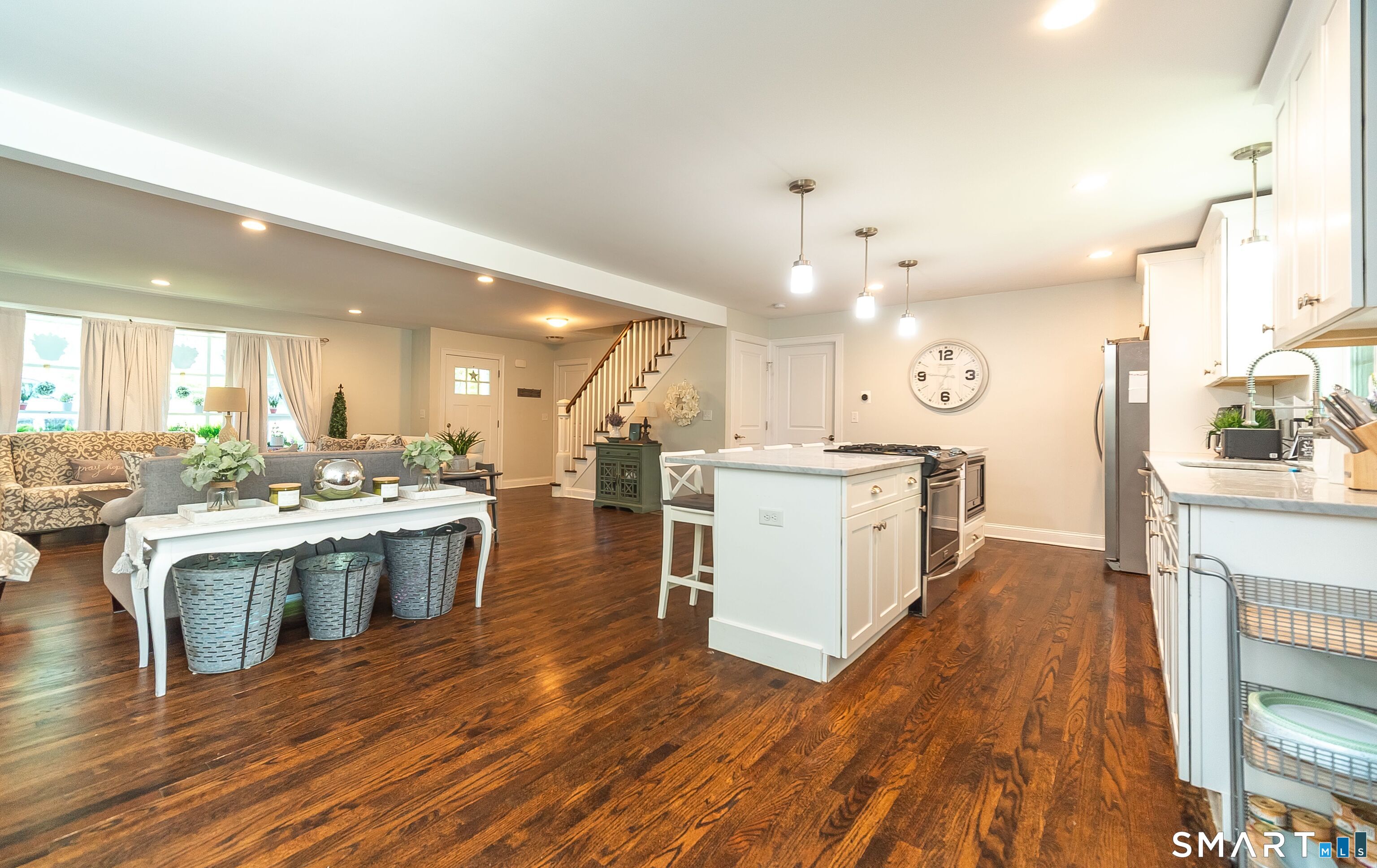 1364 Ridge Road North Haven, CT 06473 - Photo 5 of 40