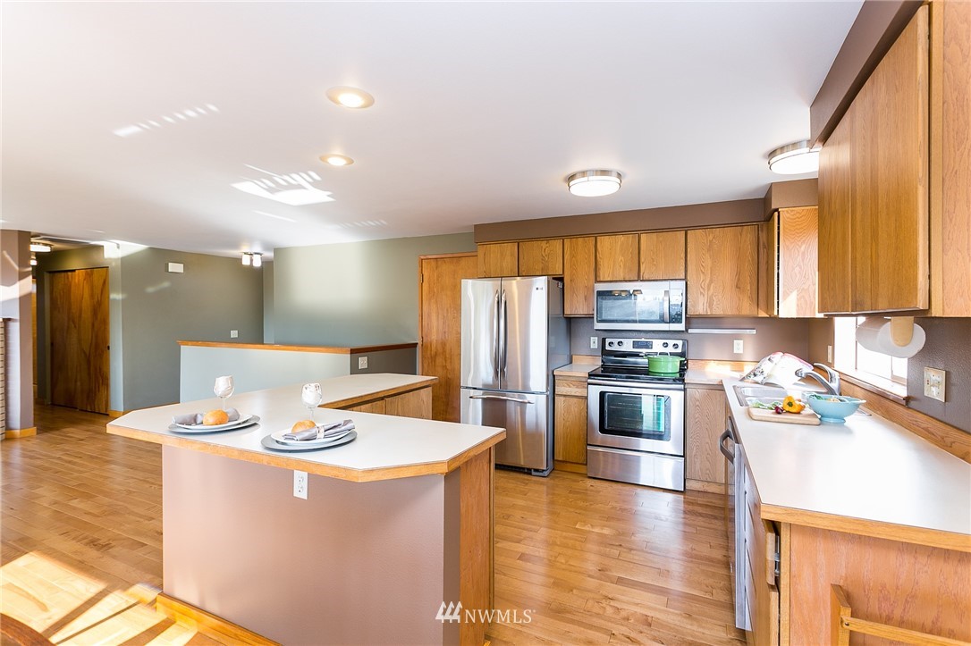 936 Samish Way Bellingham, WA 98229 - Photo 6 of 36 Gallery Image 6