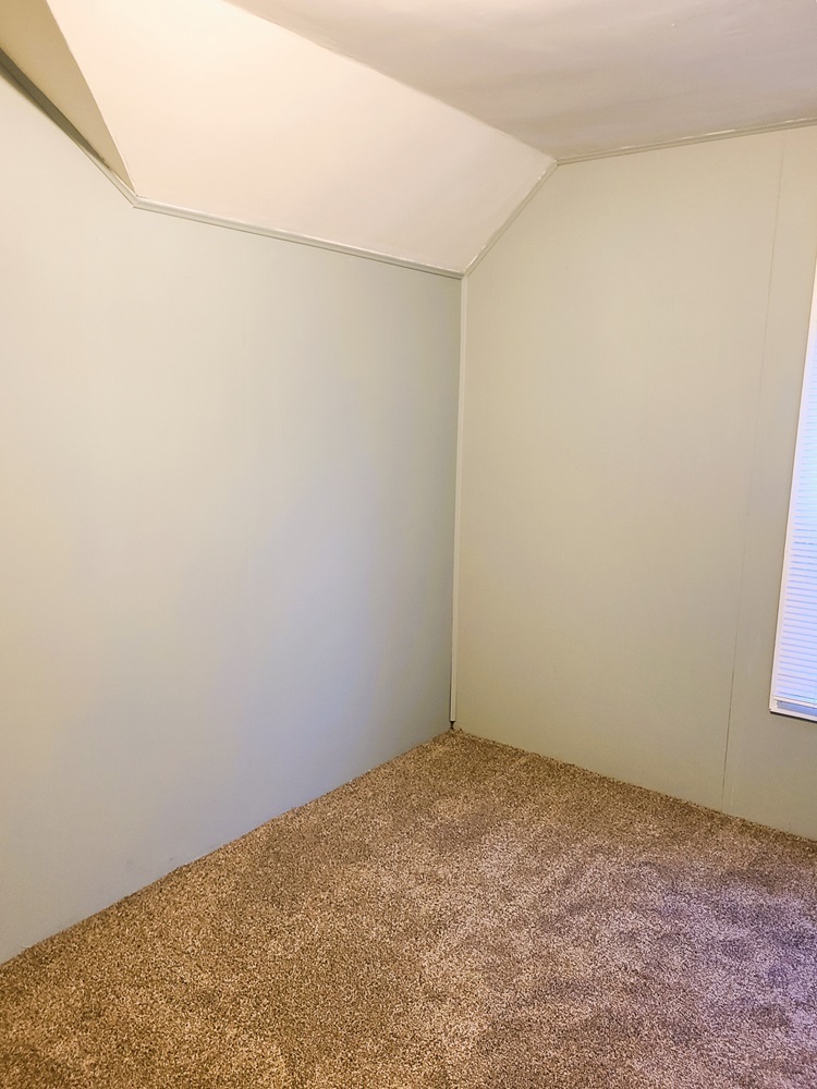 902 West 5th Street Sterling, IL 61081 - Photo 15 of 20 a view of a room with an empty space