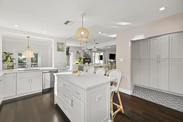 $1,599,000 | 9806 Southeast Landing Place, Tequesta, FL 33469