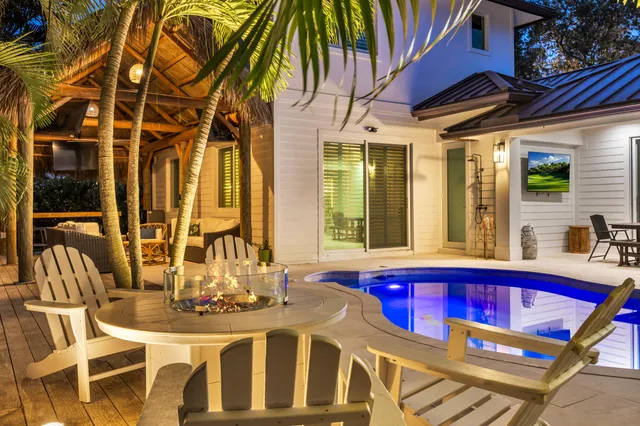 $1,599,000 | 9806 Southeast Landing Place, Tequesta, FL 33469