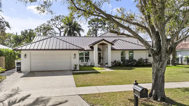 $1,599,000 | 9806 Southeast Landing Place, Tequesta, FL 33469