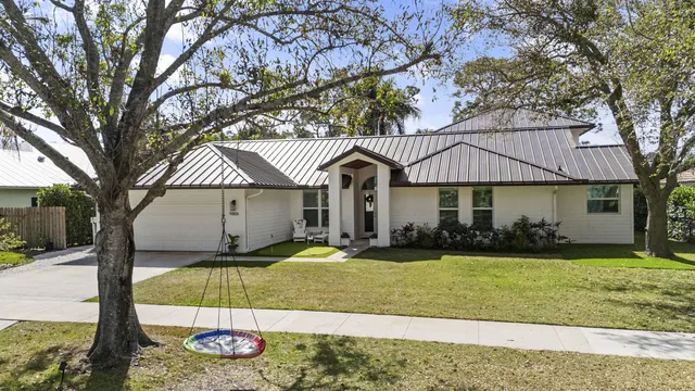 $1,599,000 | 9806 Southeast Landing Place, Tequesta, FL 33469