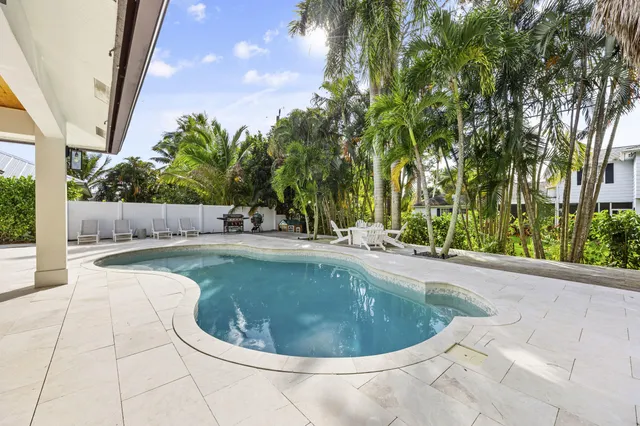 $1,599,000 | 9806 Southeast Landing Place, Tequesta, FL 33469