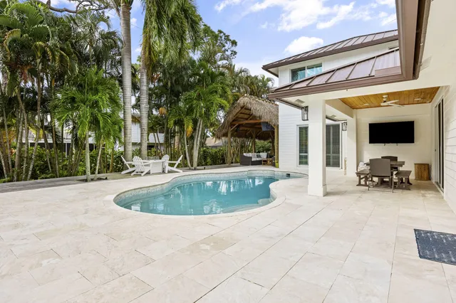 $1,599,000 | 9806 Southeast Landing Place, Tequesta, FL 33469