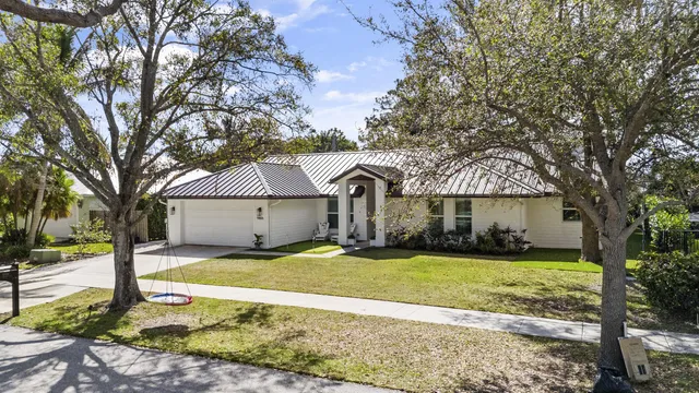 $1,599,000 | 9806 Southeast Landing Place, Tequesta, FL 33469