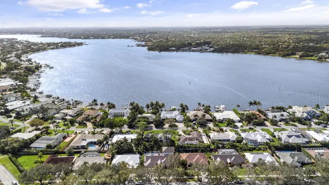 $1,599,000 | 9806 Southeast Landing Place, Tequesta, FL 33469