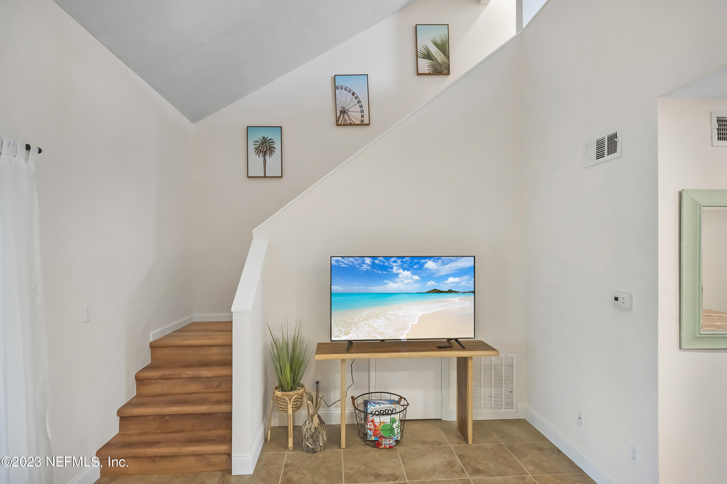 3905 Windjammer Lane St. Augustine, FL 32084 - Photo 17 of 40 a view of entryway