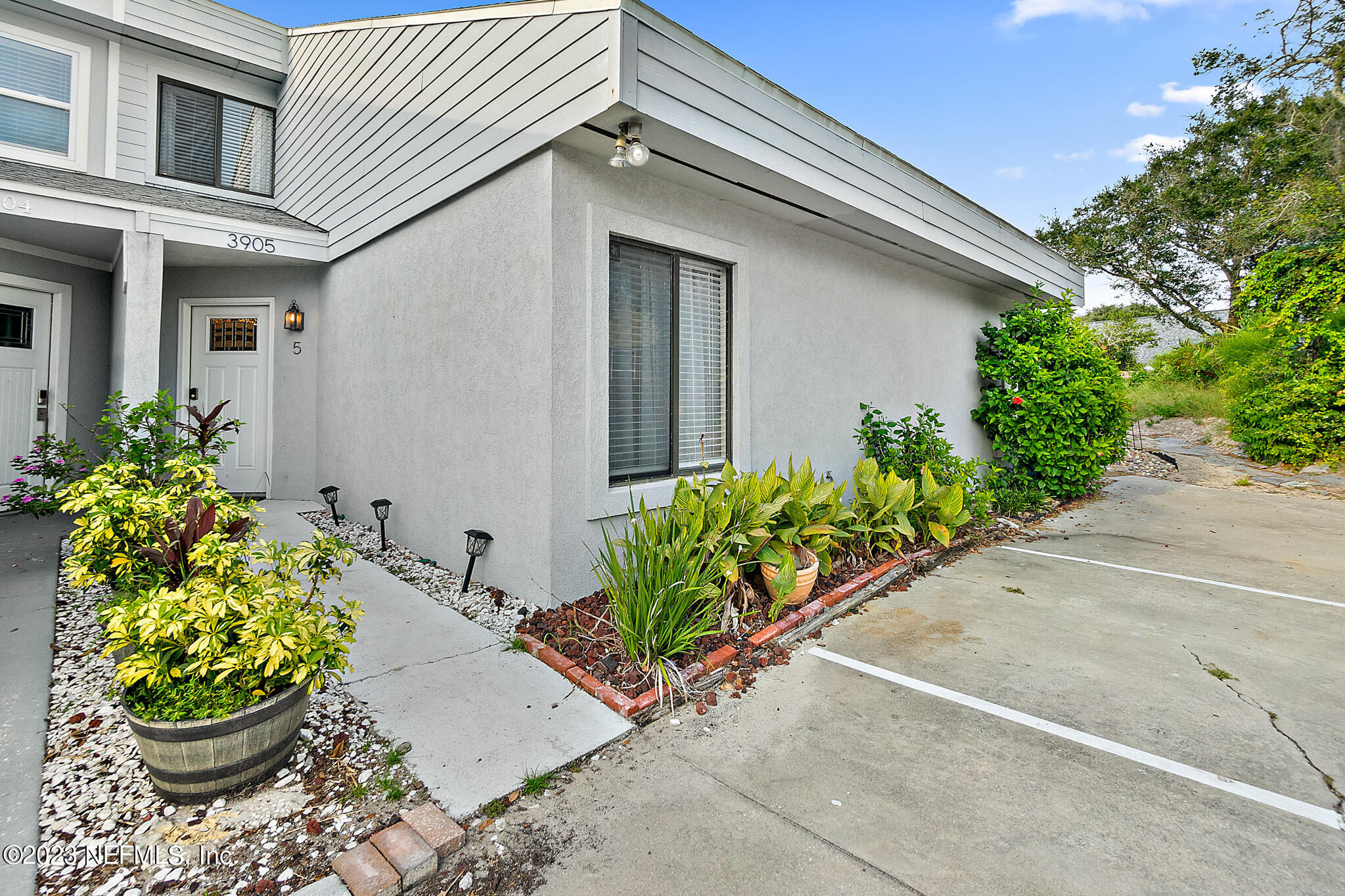3905 Windjammer Lane St. Augustine, FL 32084 - Photo 3 of 40 a front view of a house