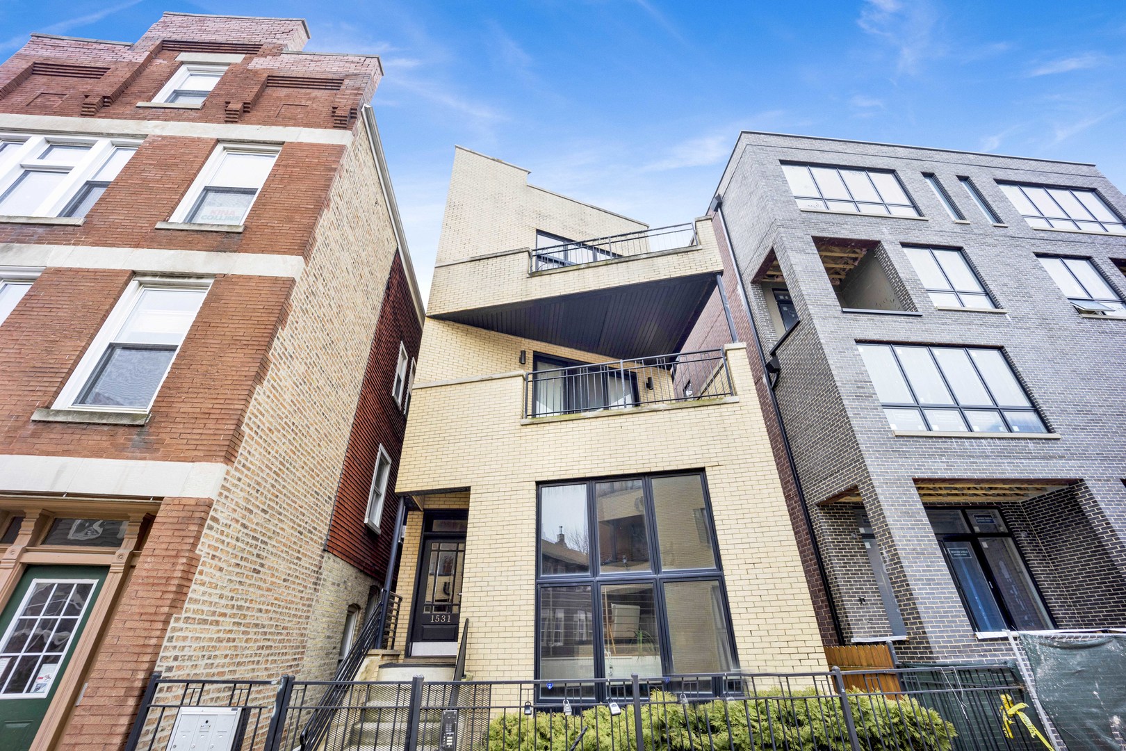 1531 West Fry Street, Unit 1 Chicago, IL 60642 - Photo 1 of 25 front view of a building