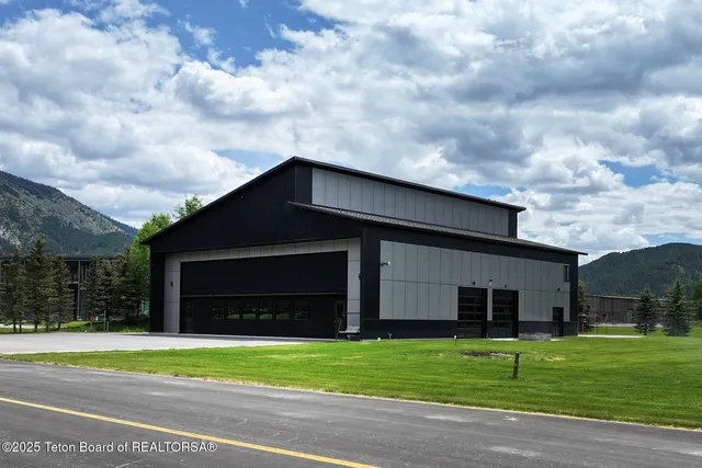 $5,500,000 | 868 Diamandis Drive, Alpine, WY 83128