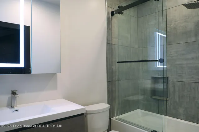 $5,500,000 | 868 Diamandis Drive, Alpine, WY 83128