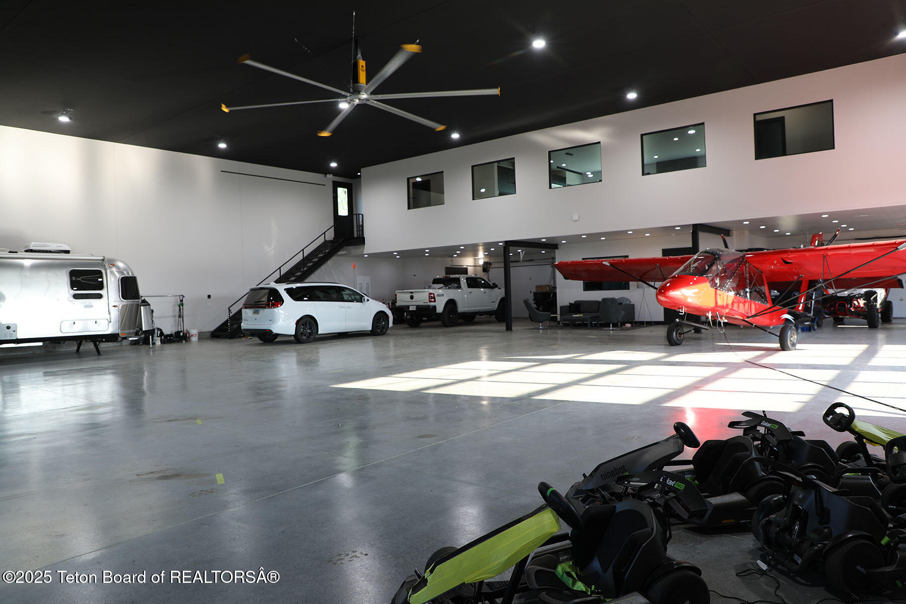 868 Diamandis Drive Alpine, WY 83128 - Photo 17 of 37 868_Diamandis_Drive_Hangar_Toward_Apartm