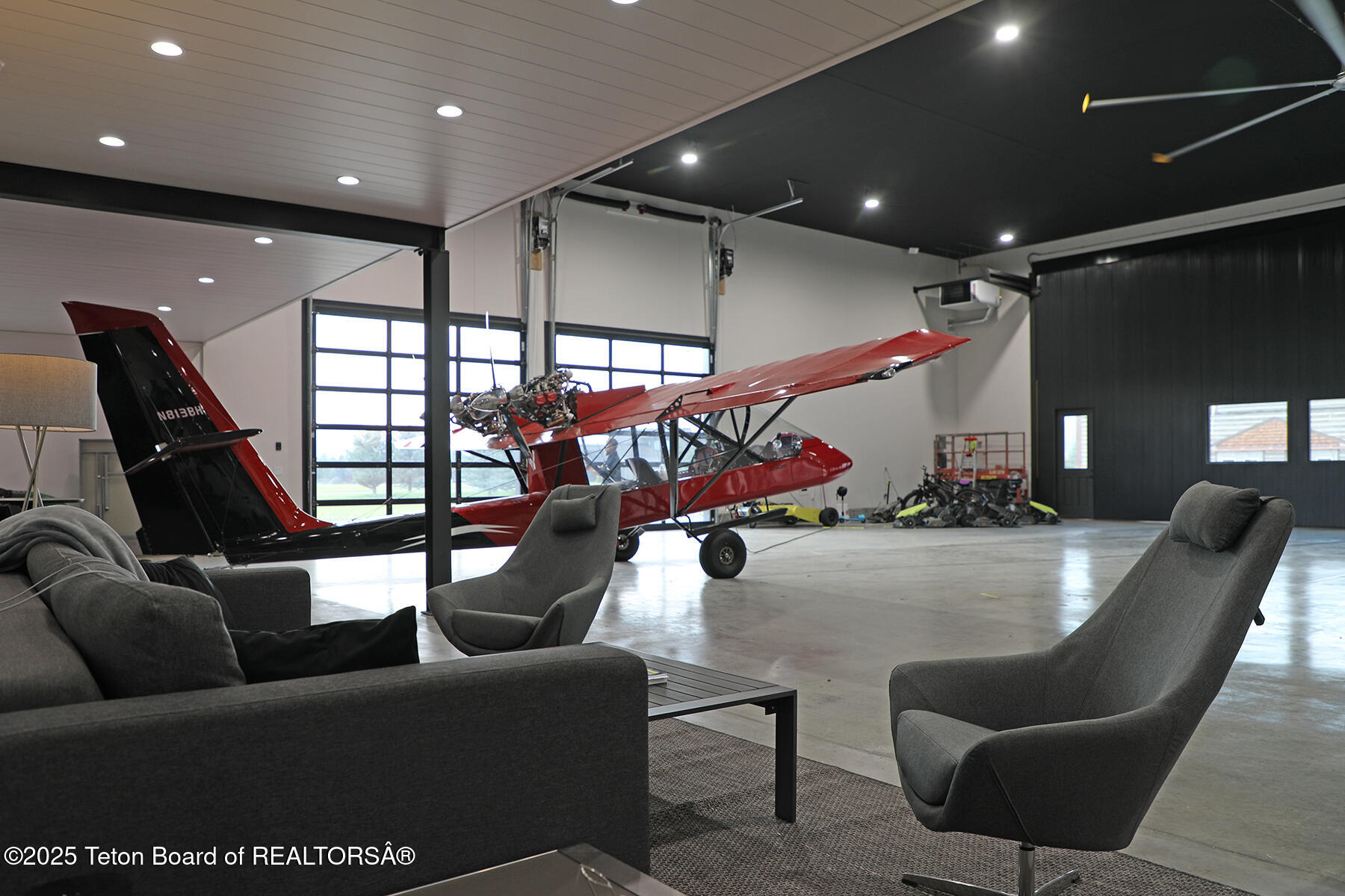 868 Diamandis Drive Alpine, WY 83128 - Photo 18 of 37 868_Diamandis_Drive_Hangar_Lounge