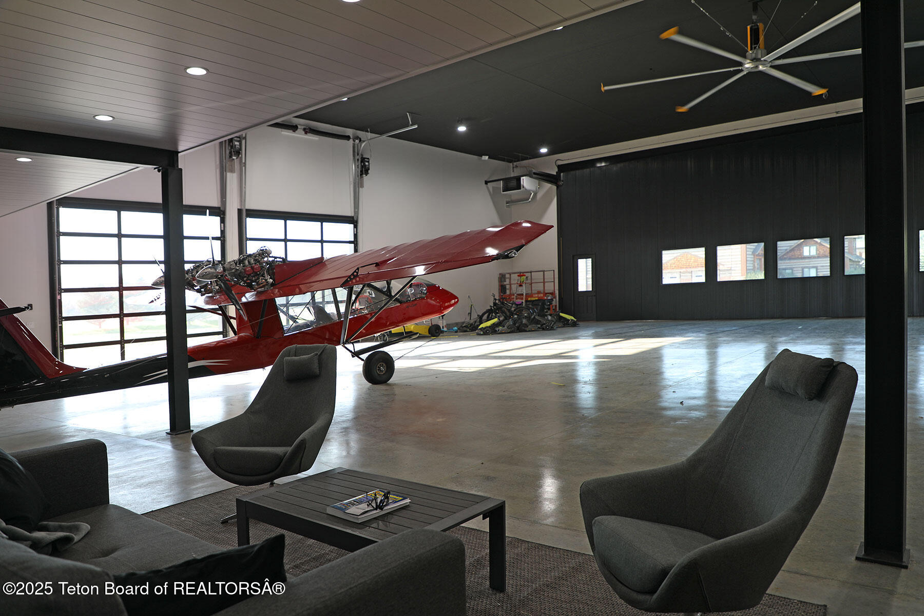 868 Diamandis Drive Alpine, WY 83128 - Photo 21 of 37 868_Diamandis_Drive_Hangar_Lounge_2