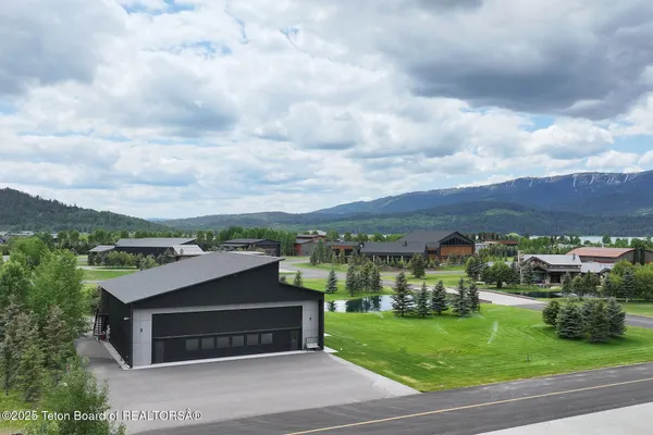 $5,500,000 | 868 Diamandis Drive, Alpine, WY 83128