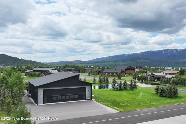 $5,500,000 | 868 Diamandis Drive, Alpine, WY 83128