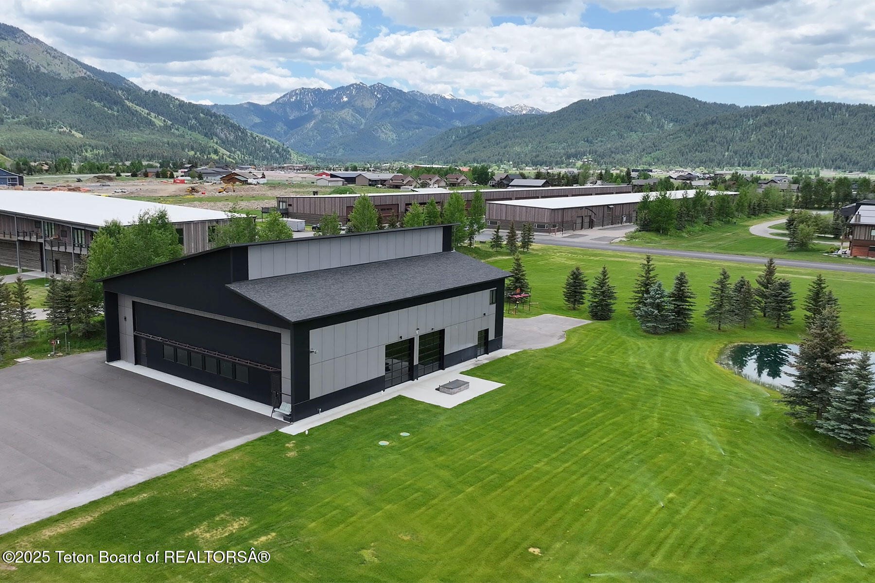 868 Diamandis Drive Alpine, WY 83128 - Photo 27 of 37 868_Diamondis_Refuge_s_e_aerial2_MLS