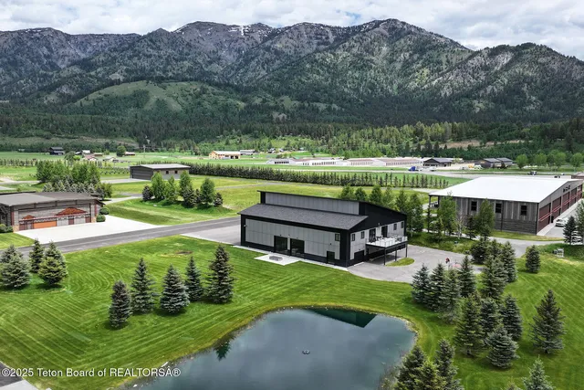 $5,500,000 | 868 Diamandis Drive, Alpine, WY 83128