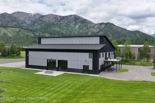 $5,500,000 | 868 Diamandis Drive, Alpine, WY 83128