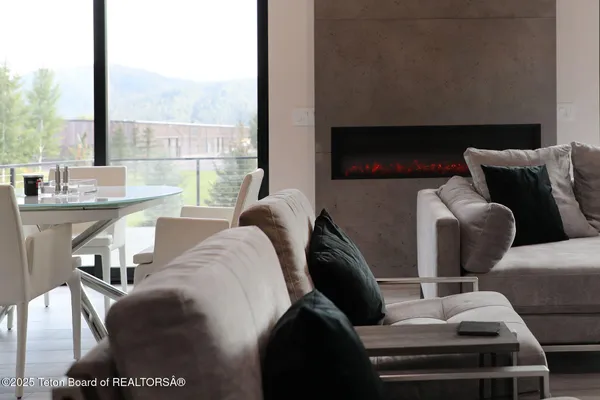 $5,500,000 | 868 Diamandis Drive, Alpine, WY 83128