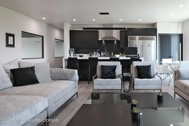 $5,500,000 | 868 Diamandis Drive, Alpine, WY 83128