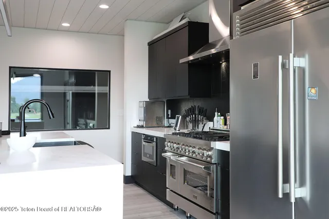 $5,500,000 | 868 Diamandis Drive, Alpine, WY 83128