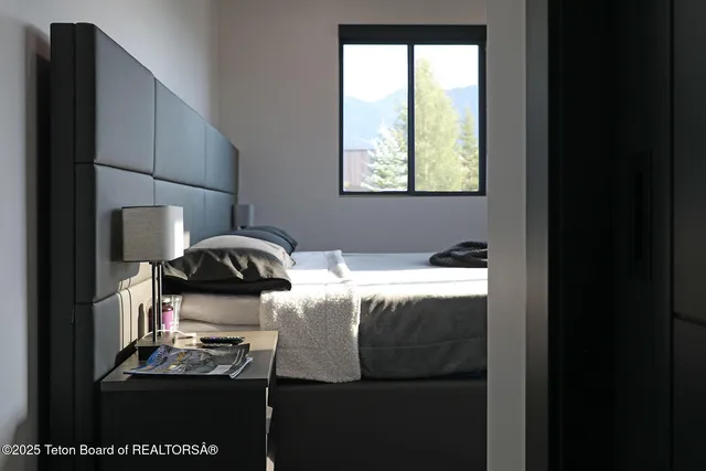 $5,500,000 | 868 Diamandis Drive, Alpine, WY 83128