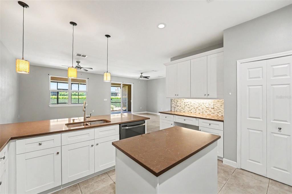 1264 Riserva Lane Palm Harbor, FL 34683 - Photo 4 of 16