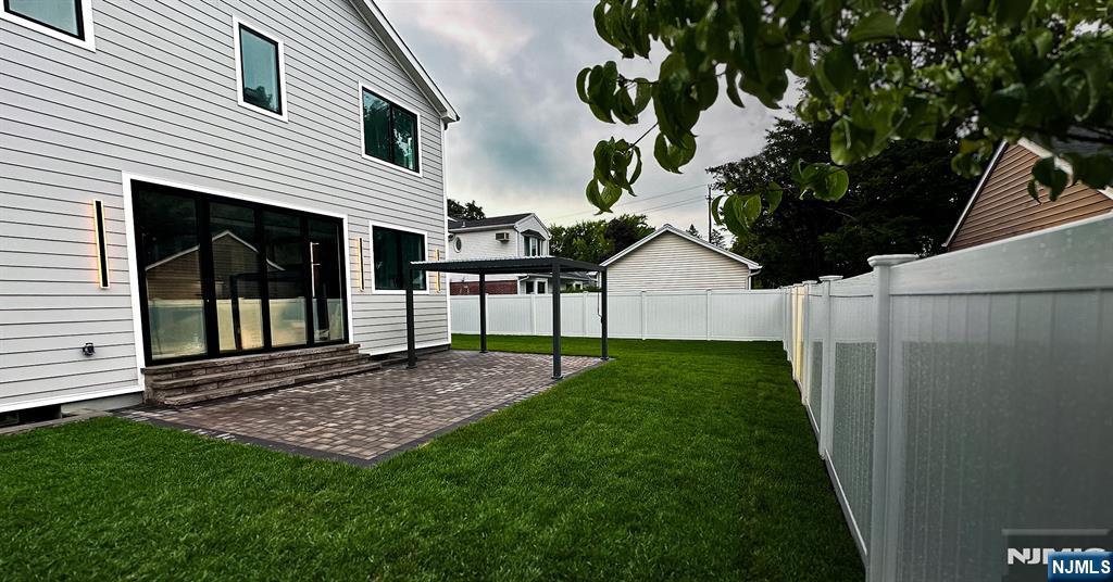 171 Newcomb Road Tenafly, NJ 07670 - Photo 7 of 37 Gallery Image 7
